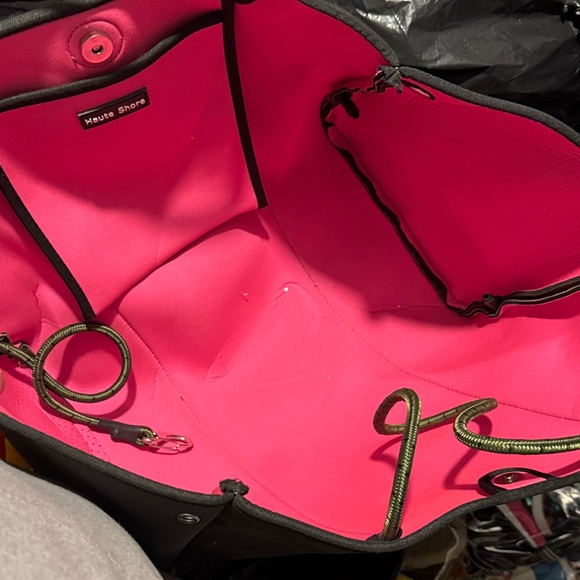 Steve Madden Camouflage Tote with Neon Pink Accent - Picture 6 of 6